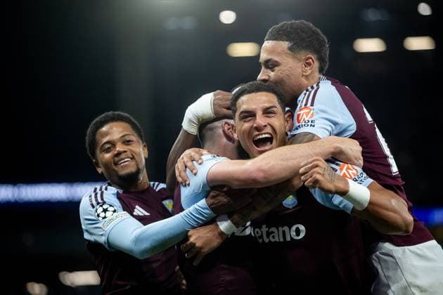 Aston Villa v Bologna Champions League 22 10 2024. GOAL scores 1-0 Aston Villa midfielder John McGinn (7) scores and celebrates with team mates during the Champions League match between Aston Villa and Bologna at Villa Park, Birmingham, England on 22 October 2024. Birmingham Villa Park West Midlands England Editorial use only , Copyright: xManjitxNarotrax PSI-20660-0037