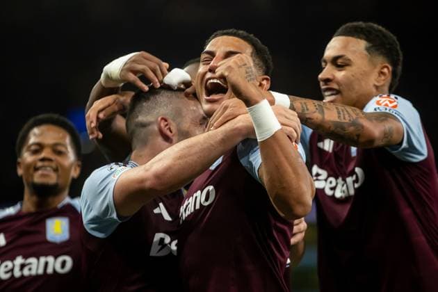 Aston Villa v Bologna Champions League 22 10 2024. GOAL scores 1-0 Aston Villa midfielder John McGinn (7) scores and celebrates with team mates during the Champions League match between Aston Villa and Bologna at Villa Park, Birmingham, England on 22 October 2024. Birmingham Villa Park West Midlands England Editorial use only , Copyright: xManjitxNarotrax PSI-20660-0038