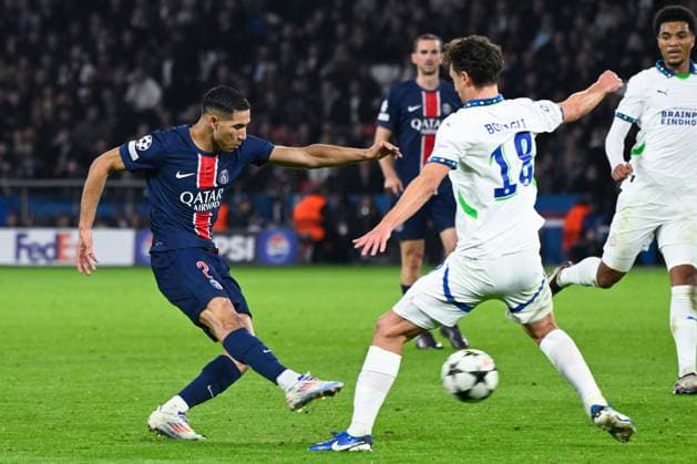 Achraf Hakimi ( 2 - PSG ) scores a goal during the UEFA Champions League match between Paris Saint Germain and PSV Eindhoven at Parc Des Princes on October 22, 2024 in Paris, France. ( Photo by federico pestellini panoramic ) - FOOTBALL : PSG vs PSV - Ligue des Champions - 22 10 2024 FedericoPestellini Panoramic 