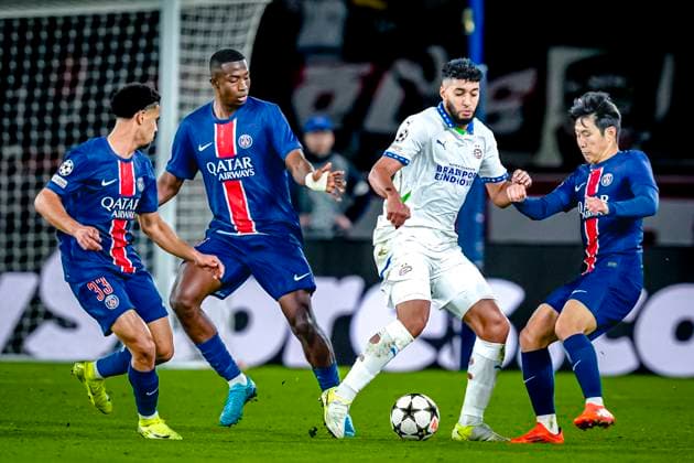 PSV Eindhoven midfielder Ismael saibari, Paris Saint Germain midfielder Kang in Lee, during the match Paris PSV at the Parc des Princes Stadium for the UEFA Champions League League phase Matchday 3 season 2023 2024 in PARIS, France on 22 oktober 2024 photo by Geert van Erven EYE4images DeFodi Images not used in POL SRB CRO FRA GBR NED ITA USA Defodi 746 196561 Defodi-746 not used in POL SRB CRO FRA GBR NED ITA USA