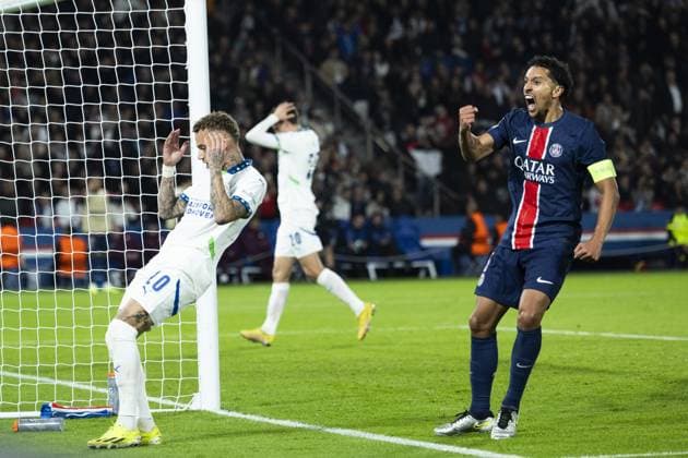 PARIS - (l-r) Noa Lang of PSV Eindhoven, Guus Til of PSV Eindhoven balks, Marquinhos of Paris Saint-Germain celebrates during the UEFA Champions League match between Paris Saint Germain and PSV Eindhoven at Parc des Princes on Oct. 22, 2024 in Paris, France. ANP ROBIN VAN LONKHUIJSEN UEFA Champions League 2024 25 xVIxANPxSportx xxANPxIVx 511580471 originalFilename: 511580471.jpg