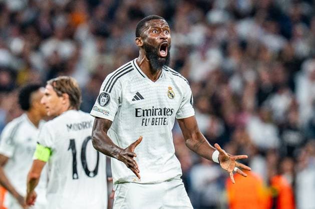 22 10 2024, Real Madrid vs Borussia Dortmund, UEFA Champions League, Matchday 3 Antonio Rüdiger Real Madrid, 22 celebrates after Vinicius Junior Real Madrid, 7 scores to make it 2 2 Copyright: xBahhoxKarax
