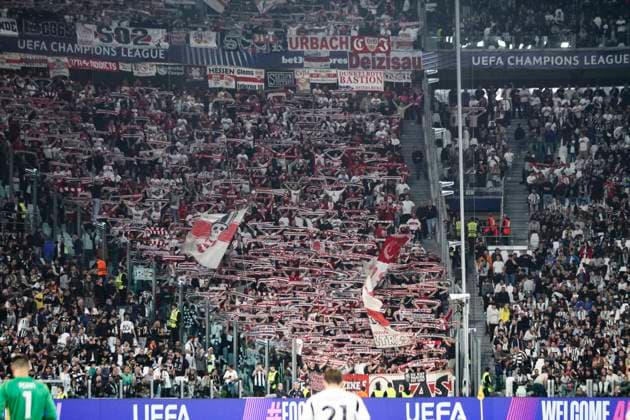 Juventus v VfB Stuttgart - UEFA Champions League 2024 25 League Phase MD3 Stuttgart supporters cheer during the UEFA Champions League league phase football match number 3, Juventus vs. Stuttgart, at the Allianz Stadium in Turin, Piedmont, Italy, on October 22, 2024. Turin Italy  Copyright: xMatteoxBottanellix originalFilename:bottanelli-juventus241022_nphnA.jpg