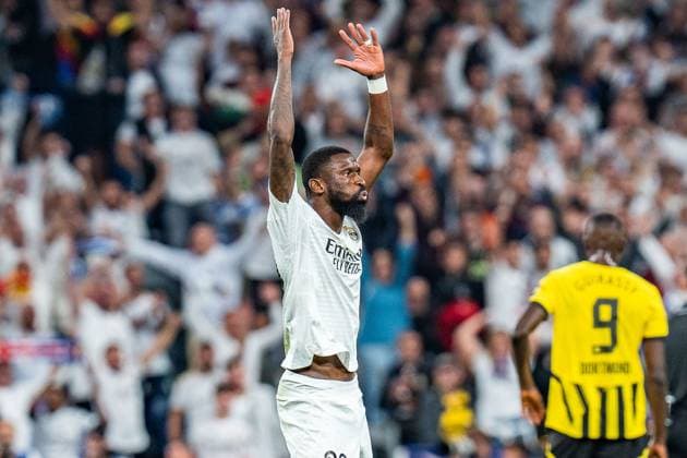 22 10 2024, Real Madrid vs Borussia Dortmund, UEFA Champions League, Matchday 3 Antonio Rüdiger Real Madrid, 22 celebrates after Vinicius Junior Real Madrid, 7 scores to make it 2 2 Copyright: xBahhoxKarax