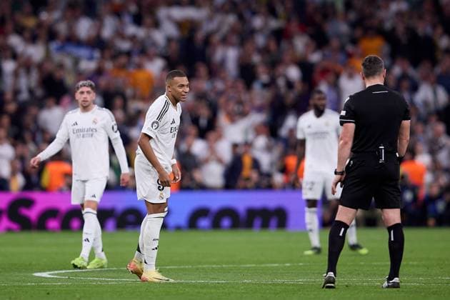 Kylian Mbappe of Real Madrid CF Real Madrid v Borusssia Dortmund, La Liga, Football, Santiago Bernabeu Stadium, Madrid, Spain - 22 Oct 2024  Copyright: xRubenxAlbarran Shutterstockx 14805565ci