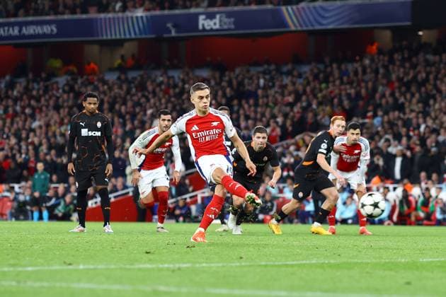 Arsenal gegen Shakhtar Donetsk 22. Oktober 2024, London UEFA Champions League Arsenal gegen Shakhtar Donetsk Leandro Trossard von Arsenal verschiesst einen Elfmeter Foto Jacques Feeney Abseits London UK  Copyright: xJacquesxFeeneyx xOffsidexOffside