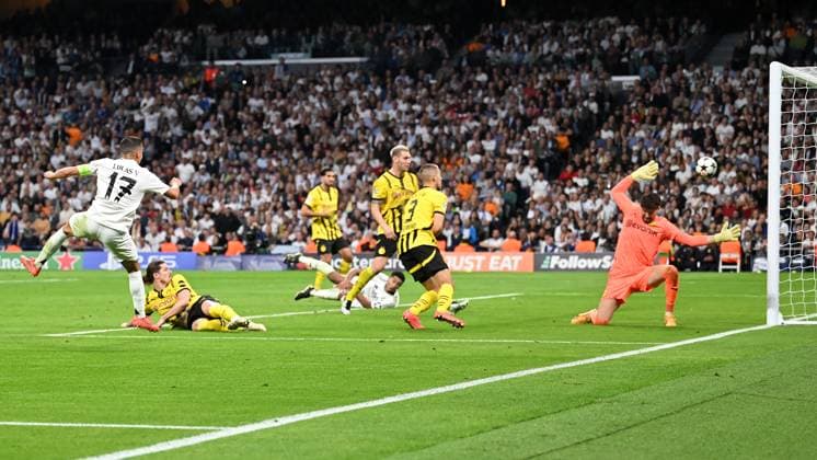 Madrid, Estadio Santiago Bernabeu, 22 10 24, GER, Men, UEFA Champions League, Season 2024 2025, Real Madrid Borussia Dortmund Picture Lucas VAZQUEZ Real Madrid scores the goal for 3 2 Only for editorial use UEFA regulations prohibit any use of photographs as image sequences and or quasi video Spain