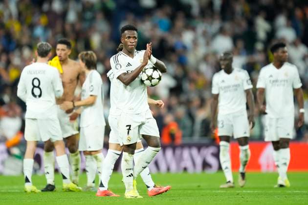 Real Madrid C.F. v Borussia Dortmund - UEFA Champions League 2024 25 League Phase MD3 Vinicius Junior left winger of Real Madrid and Brazil with the match ball after score a hat trick during the UEFA Champions League 2024 25 League Phase MD3 match between Real Madrid C.F. and Borussia Dortmund at Estadio Santiago Bernabeu on October 22, 2024 in Madrid, Spain. Madrid Spain  Copyright: xJosexBretonx originalFilename:bretonhernandez-realmadr241022_npS4d.jpg
