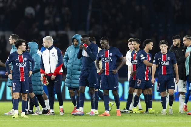 PARIS - Paris Saint Germain players ball during the UEFA Champions League match between Paris Saint Germain and PSV Eindhoven at Parc des Princes on Oct. 22, 2024 in Paris, France. ANP ROBIN VAN LONKHUIJSEN UEFA Champions League 2024 25 xVIxANPxSportx xxANPxIVx 511584189 originalFilename: 511584189.jpg