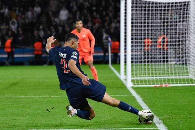 Achraf Hakimi ( 2 - PSG ) during the UEFA Champions League match between Paris Saint Germain and PSV Eindhoven at Parc Des Princes on October 22, 2024 in Paris, France. ( Photo by federico pestellini panoramic ) - FOOTBALL : PSG vs PSV - Ligue des Champions - 22 10 2024 FedericoPestellini Panoramic 