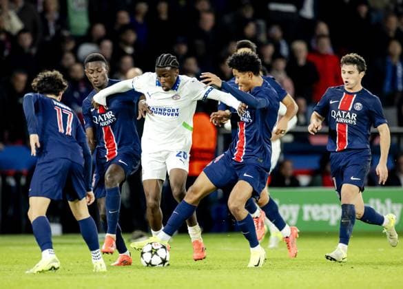 PARIS - Nuno Mendes of Paris Saint-Germain, Isaac Babadi of PSV Eindhoven and Senny Mayulu of Paris Saint-Germain (l-r) during the UEFA Champions League match between Paris Saint Germain and PSV Eindhoven at Parc des Princes on Oct. 22, 2024 in Paris, France. ANP ROBIN VAN LONKHUIJSEN UEFA Champions League 2024 25 xVIxANPxSportx xxANPxIVx 511588902 originalFilename: 511588902.jpg