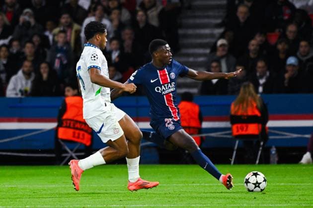 TAVARES Nuno MENDES ( 25 - PSG ) and Ryan Flamingo ( 6 - PSV ) during the UEFA Champions League match between Paris Saint Germain and PSV Eindhoven at Parc Des Princes on October 22, 2024 in Paris, France. ( Photo by federico pestellini panoramic ) - FOOTBALL : PSG vs PSV - Ligue des Champions - 22 10 2024 FedericoPestellini Panoramic 