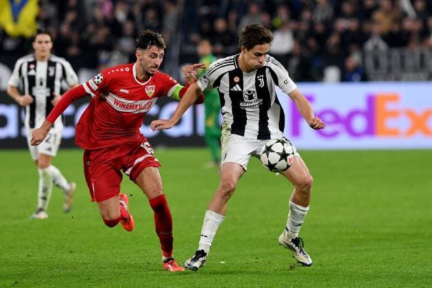 CALCIO - UEFA Champions League - Juventus FC vs VfB Stuttgart Atakan Karazor VfB Stuttgart and Kenan Yildiz Juventus FC during UEFA Champions League 2024 25 League Phase - football match between Juventus FC and VfB Stoccarda at Allianz Stadium Turin Italy - 22 October 2024 - ph Giuliano Marchisciano during Juventus FC vs VfB Stuttgart, UEFA Champions League football match in Turin, Italy, October 22 2024 Turin Italy  Copyright: xIPAxSport ABACAx