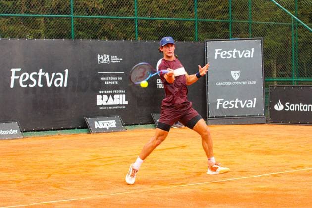 ATP, Tennis Herren Challenger Curitiba First round singles CURITIBA (PR) 10 22 2024- TENNIS ATP CHALLENGER CURITIBA MATEUS ALVES GUSTAVO HEIDE- Tennis player Tristan Boyer (USA) during the first round match on the courts of Graciosa Country Club, in the city of Curitiba, this Tuesday, October 22, 2024. (Foto: Edson De Souza Thenews2 imago images) SPO  Copyright: xEdsonxTeodoroxDexSouzax
