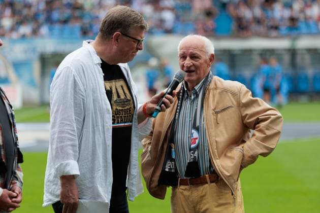Football, Helmut Hergesell died