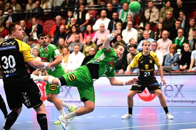 22 10 2024 pmk NH132184 Handball Men 2 Bundesliga Season 2024 2025 Merkur Arena Luebbecke TSV GWD Minden HSC 2000 Coburg Nils ROELLER 30 Coburg Ian WEBER 13 Minden