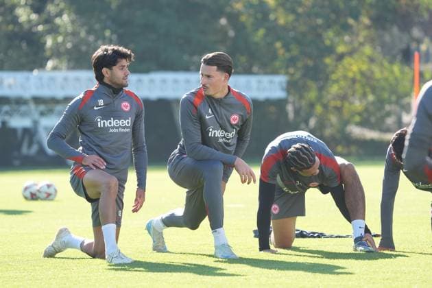 Mahmoud Dahoud Eintracht Frankfurt, 18 , Robin Koch Eintracht Frankfurt, 04 , Nnamdi Collins Eintracht Frankfurt, 34 Frankfurt 23 10 2024 Eintracht Frankfurt final training session before the Europa League against Riga, Deutsche Bank Park, UEFA Europa League