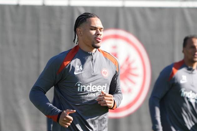 Nnamdi Collins Eintracht Frankfurt, 34 Frankfurt 23 10 2024 Eintracht Frankfurt final training before the Europa League against Riga, Deutsche Bank Park, UEFA Europa League