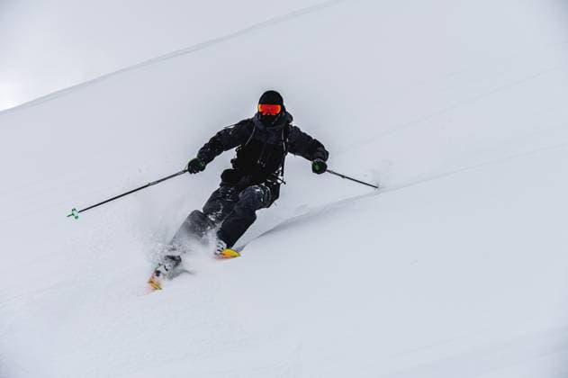 Skier man in action. Front view. Fast descent at high speed. Skier on skis in high mountains. Descent. Skiing in the mountains. Snow dust Skier man in action. Front view. Fast descent at high speed. Skier on skis in high mountains. Descent. Skiing in the mountains. Snow dust. (License=RF) 22093038 ,model released, Symbolfoto Copyright: xZoonar.com IanxIankovskiix 22093038 ,model released, Symbolfoto ,property released