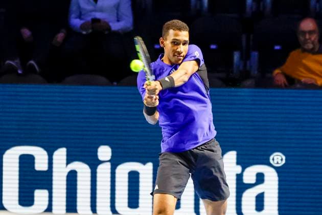 Felix Auger Aliassime CAN , Tennis, Swiss Indoors ATP World Tour 500 , 1 16 Finals Singles, 2024, Felix Auger Aliassime CAN vs Sebastian Baez ARG , 23 10 2024, St Jakobshalle, Basel, Switzerland Basel St Jakobshalle BS Switzerland Copyright: xGrantxHubbsx