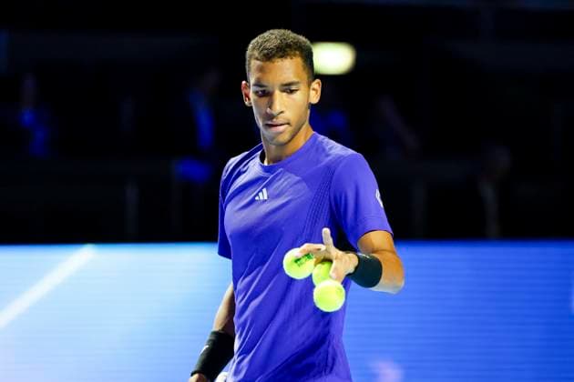 Felix Auger Aliassime CAN , Tennis, Swiss Indoors ATP World Tour 500 , 1 16 Finals Singles, 2024, Felix Auger Aliassime CAN vs Sebastian Baez ARG , 23 10 2024, St Jakobshalle, Basel, Switzerland Basel St Jakobshalle BS Switzerland Copyright: xGrantxHubbsx