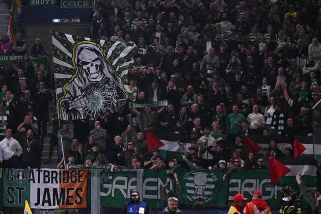 October 23, 2024, Bergamo, Italia: Celtic™s supporters during the UEFA Champions League soccer match between Atalanta BC and Celtic FC at the Bergamo Stadium in Bergamo, Italy, 23 October 2024..ANSA MICHELE MARAVIGLIA Soccer: Champions League; Atalanta-Celtic  - ZUMAa110 20241023_zaf_a110_069 Copyright: xMichelexMaravigliax