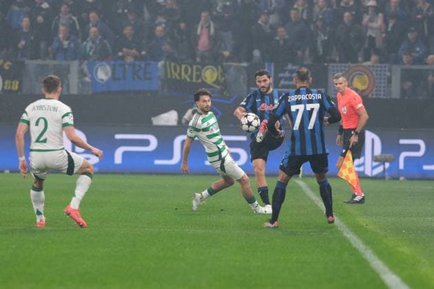 Sead Kolasinac of Atalanta BC 1907 in action during the UEFA Champions League 2024 2025 League Phase MD3 football match between Atalanta BC and Celtic FC at Gewiss Stadium on October 23, 2024, Bergamo, Italy.  Copyright: xRobertoxTommasini IPAxSportx xipx xx IPA_50882622 IPA_Agency_IPA50882622