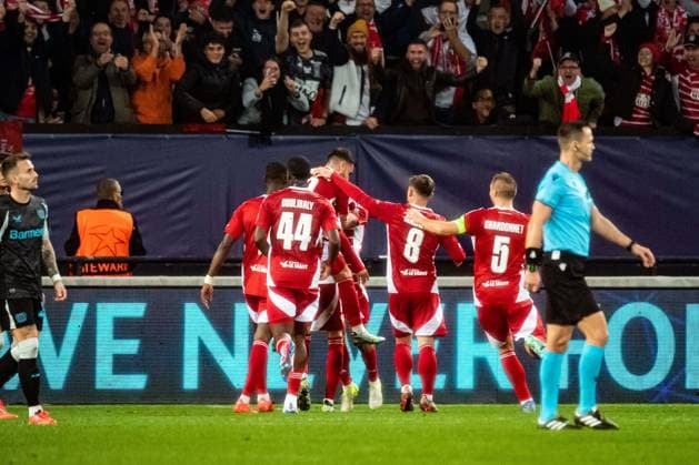 Joie des joueurs du Stade Brestois aprés le but de Pierre Lees-Melou (Stade Brestois) FOOTBALL : Stade Brestois vs Bayer Leverkusen - Ligue des Champions - 3ére Journée - 23 10 2024 BaptisteAutissier Panoramic 