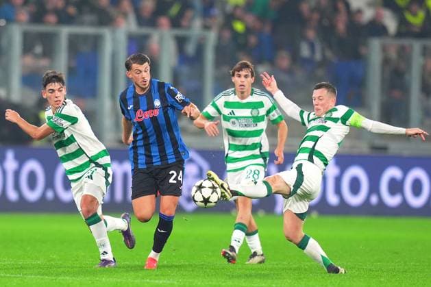 Atalanta s Lazar Samardzic fight for the ball with Celtic s Callum McGregor during the Uefa Champions League soccer match between Atalanta BC and Celtic FC at Gewiss Stadium in Bergamo, north Italy - Wednesday , October 23 , 2024. - Soccer .  Copyright: xSpada LaPressex