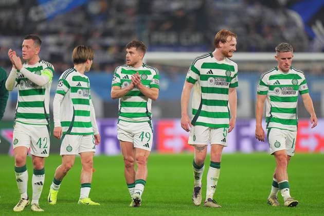 the players of Celtic greet the fans at the end of Uefa Champions League soccer match between Atalanta BC and Celtic FC at Gewiss Stadium in Bergamo, north Italy - Wednesday , October 23 , 2024. - Soccer .  Copyright: xSpada LaPressex