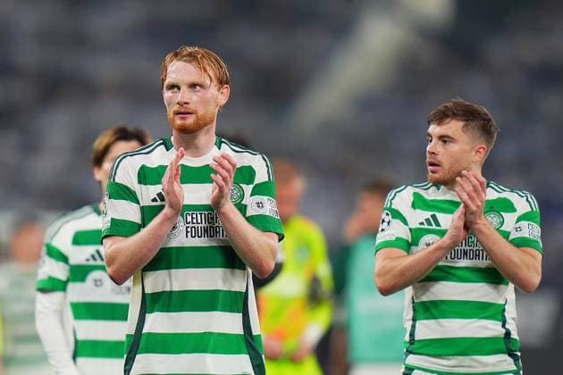 the players of Celtic greet the fans at the end of Uefa Champions League soccer match between Atalanta BC and Celtic FC at Gewiss Stadium in Bergamo, north Italy - Wednesday , October 23 , 2024. - Soccer .  Copyright: xSpada LaPressex