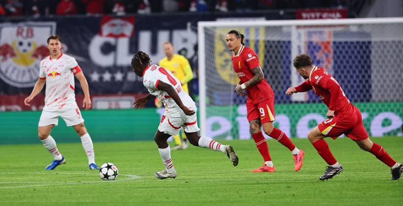 RB Leipzig Liverpool Champions League Leipzig, 23 10 2024, Red Bull Arena, Football, UEFA Champions League, Matchday 3 , RB LEIPZIG vs FC LIVERPOOL , Pictured from l Amadou Haidara 8, RB Leipzig and Darwin Nunez 9, Liverpool , Picture Point