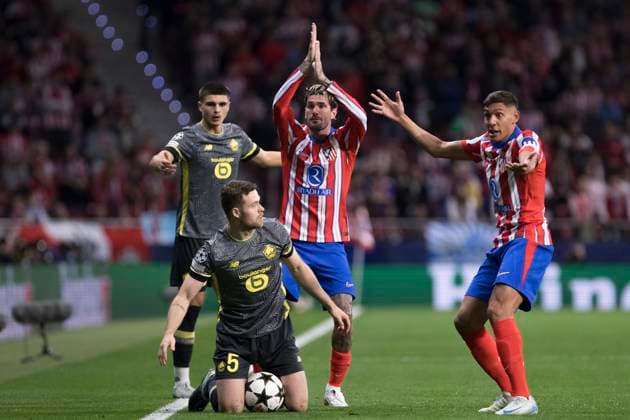 UEFA champions league - Atletico de Madrid vs Lille MADRID,SPAIN - 23 October:Gabriel Gudmundsson of Lille controls the ball during UEFA champions league 2024 25 match between Atletico de Madrid and Lille at Riyadh Air Metropolitano Stadium. (Photo by Guillermo Martinez) Madrid Riyadh Air Metropolitano Stadium Spain Copyright: xGuillermoxMartinezx