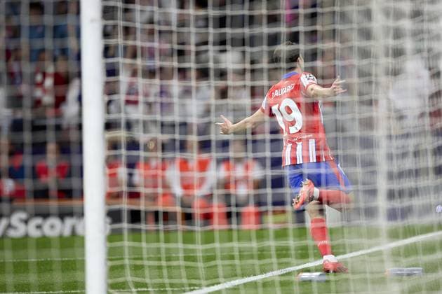 Julián Alvarez of Atletico de Madrid celebrates after scoring his team s first goal during the UEFA Champions League match between Atletico de Madrid v LSCO Lille at Riyadh Air Metropolitano Stadium on October 23, 2024 in Madrid (Photo by: LGM) FOOTBALL : Atletico de Madrid vs LSCO Lille - UEFA Ligue des Champions - 23 10 2024 LGM Panoramic 