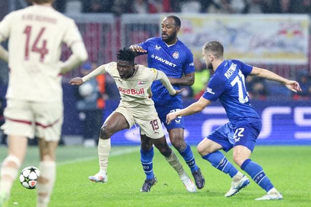 SOCCER - UEFA CL, RBS vs Zagreb SALZBURG,AUSTRIA,23.OCT.24 - SOCCER - UEFA Champions League, Red Bull Salzburg vs GNK Dinamo Zagreb. Image shows Karim Konate (RBS) and Kevin Theophile Catherine (Zagreb).  GEPAxpictures xMathiasxMandl