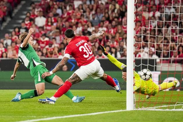 Sport Bilder des Tages UEFA Champions League: SL Benfica v Feyenoord Lisbon - Ayase Ueda of Feyenoord during the third round of new format of the UEFA Champions League 2024 2025. The match is set between SL Benfica and Feyenoord at Estadio da Luz on 23 October 2024 in Lisbon, Portugal. Copyright: xYannickxVerhoevenx