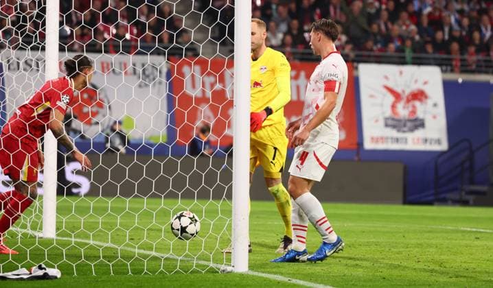 RB Leipzig Liverpool Champions League Leipzig, 23 10 2024, Red Bull Arena, Football, UEFA Champions League, Matchday 3 , RB Leipzig vs Liverpool FC , In picture Goal for Liverpool Darwin Nunez 9, Liverpool scores to 0 1 Goalkeeper Peter Gulacsi 1, RB Leipzig , Willi Orban 4, RB Leipzig , For editorial use only Only editorial use , UEFA regulations prohibit any use of photographs as image sequences and or quasi video ,