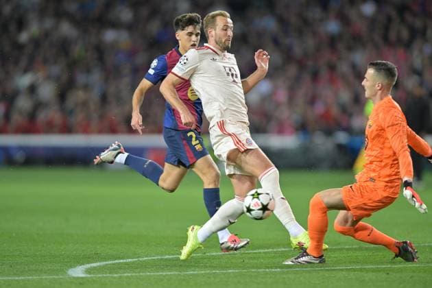 Harry Kane 9 FC Bayern Muenchen goal to equalize 1 1, Inaki Pena 13 FC Barcelona , FC Barcelona vs FC Bayern Muenchen, Champions League, Football, Matchday 3, 23 10 2024 Barcelona Catalonia Spain Copyright: xkolbert-press FelipexMondinox