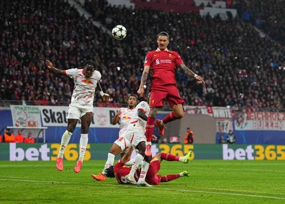 October 23 2024: Darwin NoÂºoÂ±ez of Liverpool heads during a Champions League Group Phase day 3 game, RB Leipzig vs Liverpool, at Red Bull Arena, Leipzig, Germany. CSM Leipzig Germany - ZUMAc04_ 20241023_zma_c04_007 Copyright: xUlrikxPedersenx