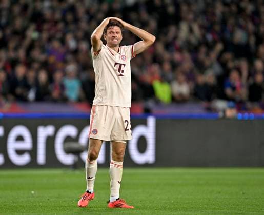23 10 2024, Football UEFA Champions League 2024 2025, Matchday 3, FC Barcelona FC Bayern Munich, at Estadi Olimpic Lluis Companys Barcelona Thomas Müller FC Bayern Munich is annoyed DFL and DFB regulations prohibit any use of photographs as image sequences and or quasi video