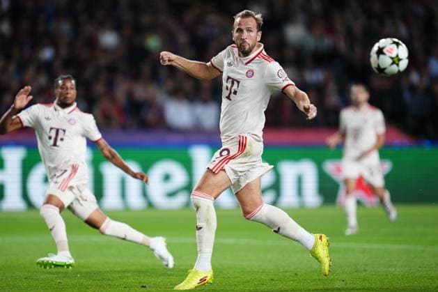 Harry Kane of Bayern Munich scores the 1-1 FC Barcelona, Barca v Bayern Munich, UEFA Champios League match, date 3. Football, Lluis Companys Stadium, Barcelona, Spain - 23 Oct 2024 Editorial use only  Copyright: xPressinphoto Shutterstockx 14811401e