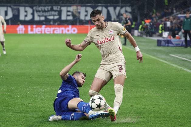 SOCCER - UEFA CL, RBS vs Zagreb SALZBURG,AUSTRIA,23.OCT.24 - SOCCER - UEFA Champions League, Red Bull Salzburg vs GNK Dinamo Zagreb. Image shows Stefan Ristovski (Zagreb) and Aleksa Terzic (RBS).  GEPAxpictures xDavidxGeieregger