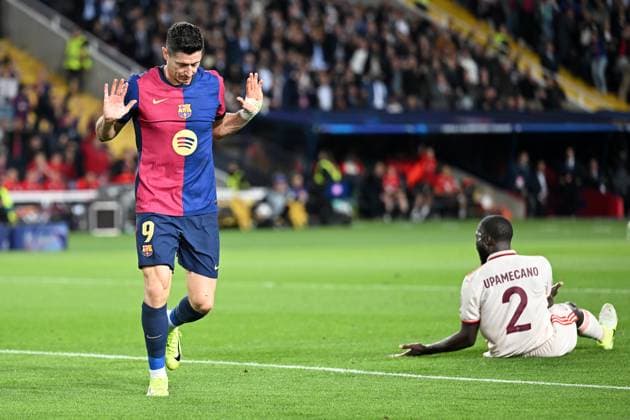 Barcelona, Estadi Olimpic Lluis Companys, 23 10 24, GER, Men, UEFA Champions League, Season 2024 2025, FC Barcelona FC Bayern Muenchen Picture Robert LEWANDOWSKI Barcelona cheers after his goal to 2 1 Only for editorial use UEFA regulations prohibit any use of photographs as image sequences and or quasi video Catalonia Spain
