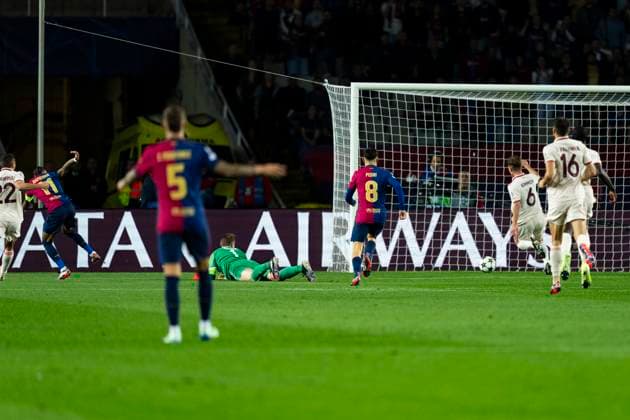 23 10 2024, xslx, football UEFA Champions League, FC Barcelona FC Bayern Munich emspor, v l Raphina FC Barcelona scores the goal to 1 0 DFL DFB REGULATIONS PROHIBIT ANY USE OF PHOTOGRAPHS as IMAGE SEQUENCES and or QUASI VIDEO Barcelona
