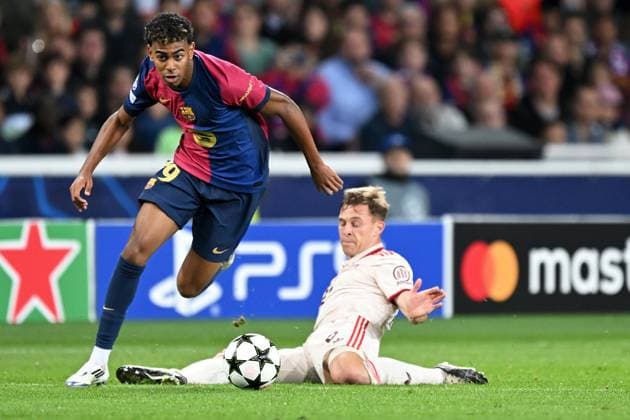 Barcelona, Estadi Olimpic Lluis Companys, 23 10 24, GER, Herren, UEFA Champions League, Saison 2024 2025, FC Barcelona FC Bayern Muenchen Bild v li im Zweikampf LAMINE YAMAL Barcelona und Joshua KIMMICH Muenchen Only for editorial use UEFA regulations prohibit any use of photographs as image sequences and or quasi video Catalonia Spain
