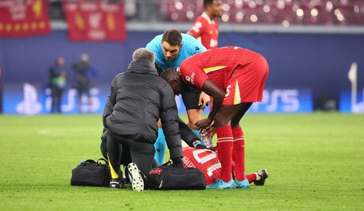 RB Leipzig Liverpool Champions League Leipzig, 23 10 2024, Red Bull Arena, Football, UEFA Champions League, Matchday 3 , RB Leipzig vs Liverpool FC , In the picture must be treated for an injury , For editorial use only , UEFA regulations prohibit any use of photographs as image sequences and or quasi video ,