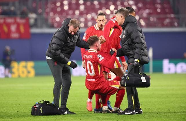 RB Leipzig Liverpool Champions League Leipzig, 23 10 2024, Red Bull Arena, Football, UEFA Champions League, Matchday 3 , RB Leipzig vs Liverpool FC , In picture Alexis Mac Allister 10, Liverpool must be treated for an injury , For editorial use only Only editorial use , UEFA regulations prohibit any use of photographs as image sequences and or quasi video ,