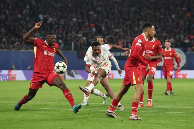 Goalscorer Lois Openda RB Leipzig,11 scores for 1 0, the goal is disallowed Champions League league phase season 2024 2025 RB Leipzig vs Liverpool FC at the Red Bull Arena in Leipzig Action,Football,Germany,Man,Men,23 10 2024