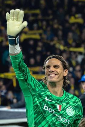 Bern, Switzerland, October 23st 2024: Goalkeeper Yann Sommer (1 Inter) during the UEFA Champions League football match between BSC Young Boys and FC Internazionale at Stadion Wankdorf in Bern, Switzerland. Philipp Kresnik (Philipp Kresnik Kresnikphotographie SPP) Copyright: xPhilippxKresnikx xKresnikphotographiex xSPPx spp-en-PhKrKrSp-_KRE7894-Verbessert-RR