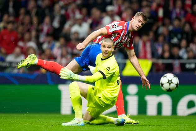 Sport Bilder des Tages Atletico de Madrid v LOSC Lille - UEFA Champions League 2024 25 League Phase MD3 Alexander Sorloth centre-forward of Atletico de Madrid and Norway shooting to goal during the UEFA Champions League 2024 25 League Phase MD3 match between Atletico de Madrid and LOSC Lille at Riyadh Air Metropolitano on October 23, 2024 in Madrid, Spain. Madrid Spain  Copyright: xJosexBretonx originalFilename:bretonhernandez-atletico241023_npMml.jpg